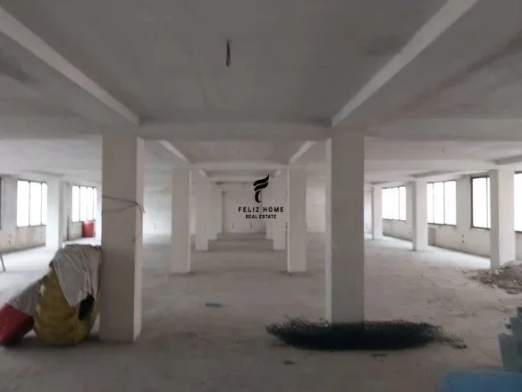 Tirane, jepet me qera ambjent biznesi Kati 4, 450 m² 1.500 € (SELITE)