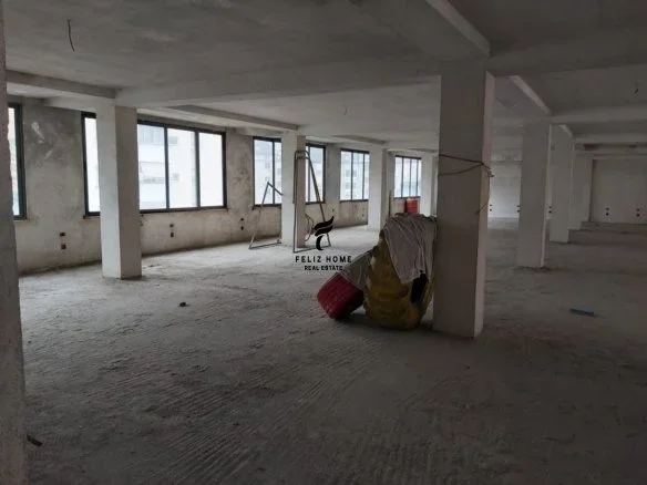Tirane, jepet me qera ambjent biznesi Kati 4, 450 m² 1.500 € (SELITE)