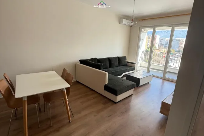 Tirane, jepet me qera apartament 1+1+Ballkon Kati 4, 70 m² 520 € (Tirana Uptown,)