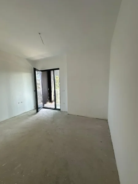 Tirane, shitet apartament 1+1+Ballkon Kati 3, 73 m² 170.000 € (Vasil Shanto)