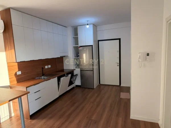 Tirane, jepet me qera apartament 1+1+Ballkon Kati 8, 60 m² 400 € (Univers City)