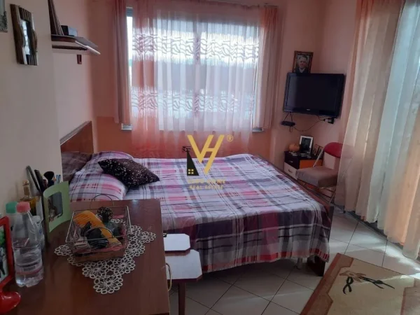 Tirane, shitet apartament 2+1+Ballkon Kati 8, 79 m² 125.000 € (YZBERISHT)