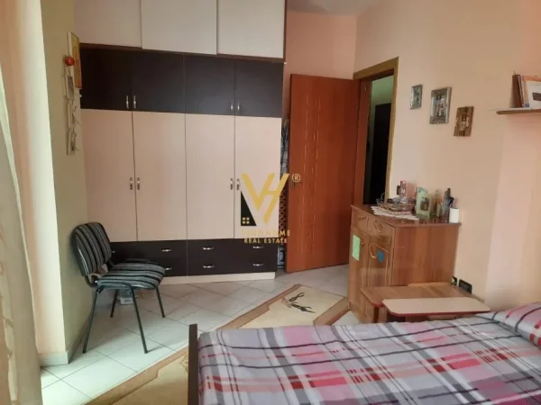 Tirane, shitet apartament 2+1+Ballkon Kati 8, 79 m² 125.000 € (YZBERISHT)
