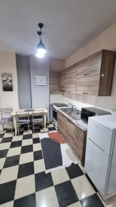 Shkoder, jap me qera apartament 2+1+Ballkon Kati 5, 80 m² 500 € (Rr. Tafilicve)