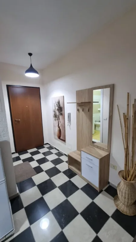 Shkoder, jap me qera apartament 2+1+Ballkon Kati 5, 80 m² 500 € (Rr. Tafilicve)