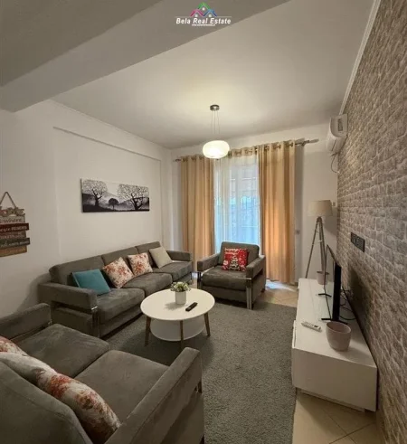 Tirane, jepet me qera apartament 2+1+Ballkon Kati 3, 94 m² 570 € (golden park)