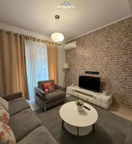 Tirane, jepet me qera apartament 2+1+Ballkon Kati 3, 94 m² 570 € (golden park)