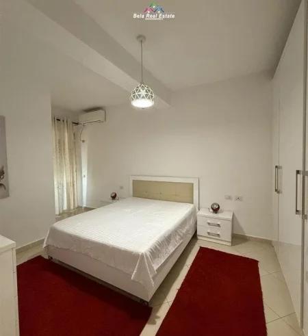 Tirane, jepet me qera apartament 2+1+Ballkon Kati 3, 94 m² 570 € (golden park)