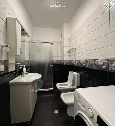 Tirane, jepet me qera apartament 2+1+Ballkon Kati 3, 94 m² 570 € (golden park)