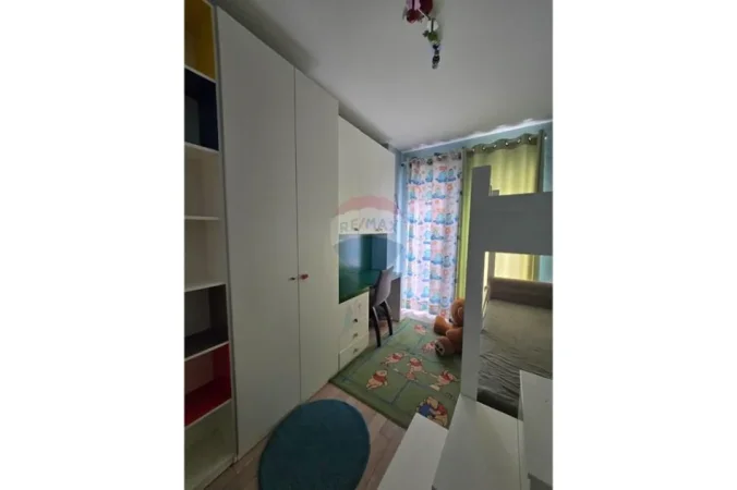 Tirane, jepet me qera apartament 2+1 Kati 4, 90 m² 700 € (Kompleksi Kontakt)