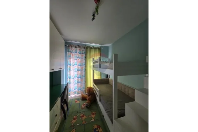 Tirane, jepet me qera apartament 2+1 Kati 4, 90 m² 700 € (Kompleksi Kontakt)