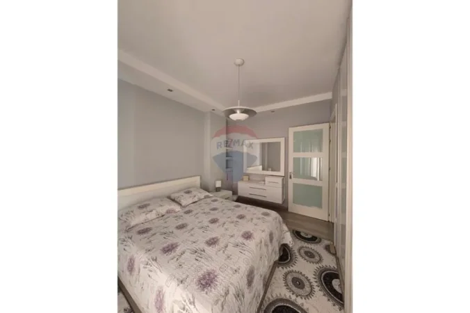 Tirane, jepet me qera apartament 2+1 Kati 4, 90 m² 700 € (Kompleksi Kontakt)