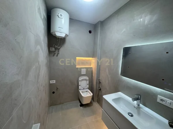 Tirane, shitet apartament 2+1 Kati 7, 108 m² 163.000 € (astir)
