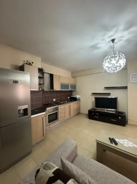 Tirane, jepet me qera apartament 2+1+Ballkon Kati 3, 80 m² 550 € (Jordan Misja)