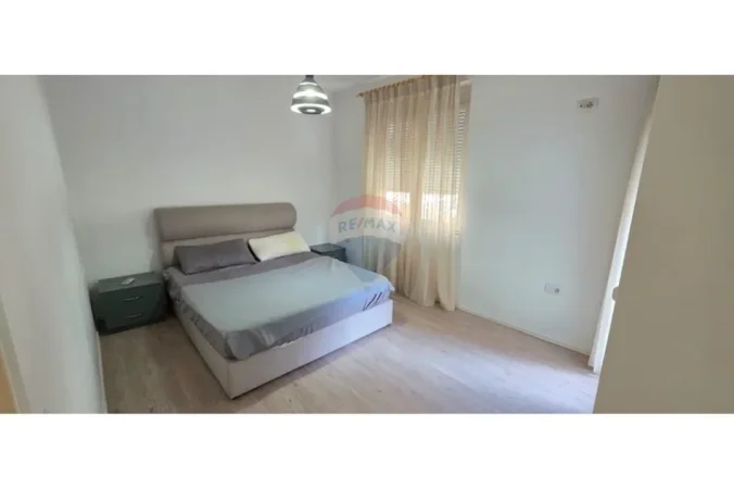 Tirane, jepet me qera apartament 1+1 Kati 2, 63 m² 450 € (Kodra e diellit 1)