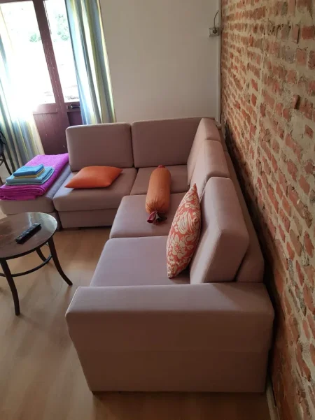 Tirane, jepet me qera apartament 1+1 Kati 3, 40 m² 500 € (Qender)