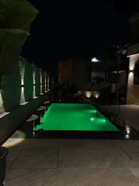 Tirane, jepet me qera apartament 2+1 Kati 3, 650 m² 6.000 € (Liqeni I Thate)