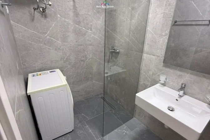 Tirane, jepet me qera apartament 1+1+Ballkon Kati 4, 70 m² 520 € (5 maji)