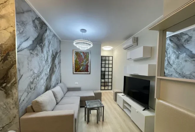 Tirane, jepet me qera apartament 1+1 Kati 5, 62 m² 650 € (ISH TREGU ELEKTRIK)