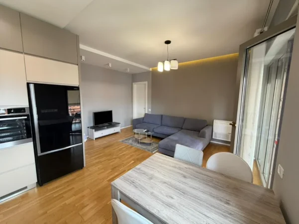 Tirane, jepet me qera apartament 2+1 Kati 7, (RRUGA E KAVAJES)