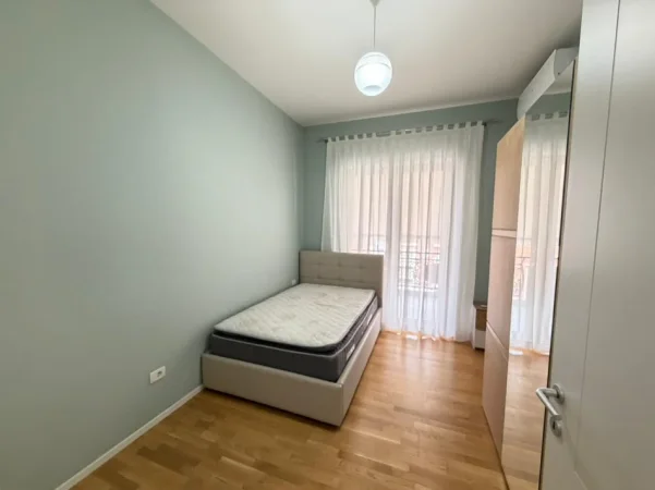 Tirane, jepet me qera apartament 2+1 Kati 7, (RRUGA E KAVAJES)