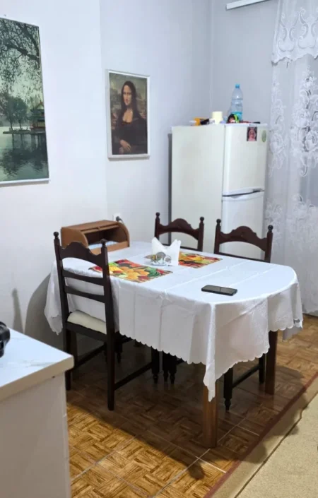 Tirane, jepet me qera apartament 2+1 Kati 4, 81 m² 450 € (5 Maji/ Rruga Ferit Xhajko)