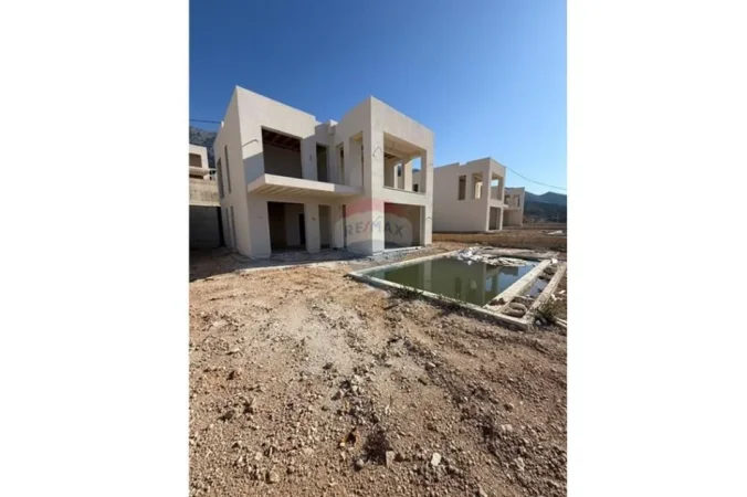 Vlore, shitet 4+1 , 220 m² 1.200.000 € (San Nikolas)