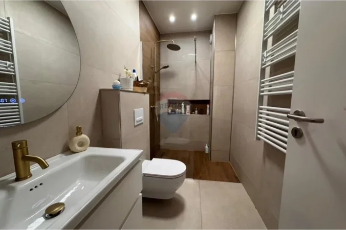 Tirane, shitet 2+1 , 105 m² 240.000 € (Liqeni i Thate)