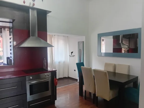 Tirane, jepet me qera apartament 2+1 Kati 3, 80 m² 1.500 € (QENDER)