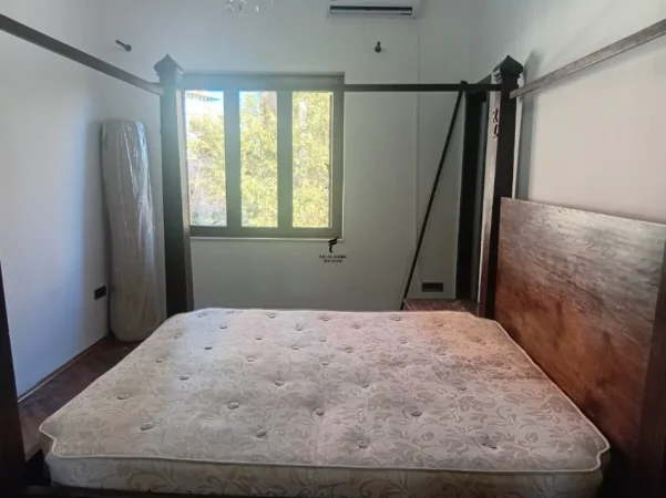 Tirane, jepet me qera apartament 2+1 Kati 3, 80 m² 1.500 € (QENDER)