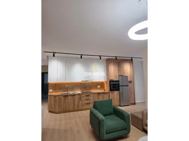 Tirane, jepet me qera apartament 2+1+Ballkon Kati 4, 103 m² 650 € (Bulevardi i Ri, Astir)