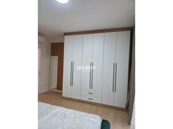 Tirane, jepet me qera apartament 2+1+Ballkon Kati 4, 103 m² 650 € (Bulevardi i Ri, Astir)