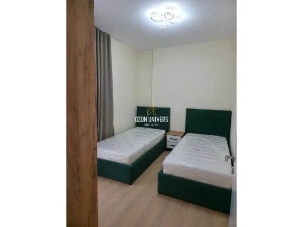 Tirane, jepet me qera apartament 2+1+Ballkon Kati 4, 103 m² 650 € (Bulevardi i Ri, Astir)