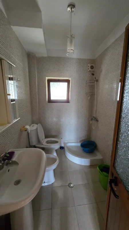 Tirane, shitet apartament 1+1 Kati 4, 53 m² 95.000 € (Ali Demi)