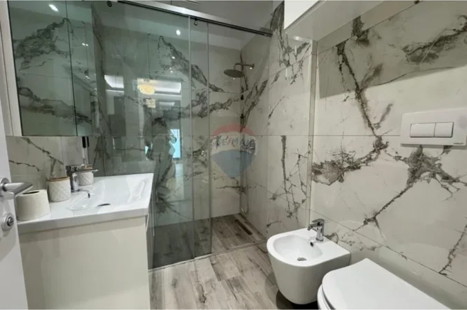 Tirane, shitet 3+1 , 147 m² 495.000 € (Teg)