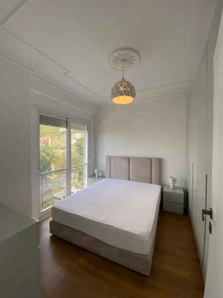 Vlorë | Uji i Ftohtë. Jepet me qira afatgjatë, apartament 1+1 me pamje nga deti.