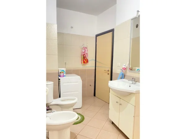 Tirane, shitet apartament+verande | Penthouse 2+1+Ballkon Kati 4, 95 m² 190.000 € (Unaza e Re)