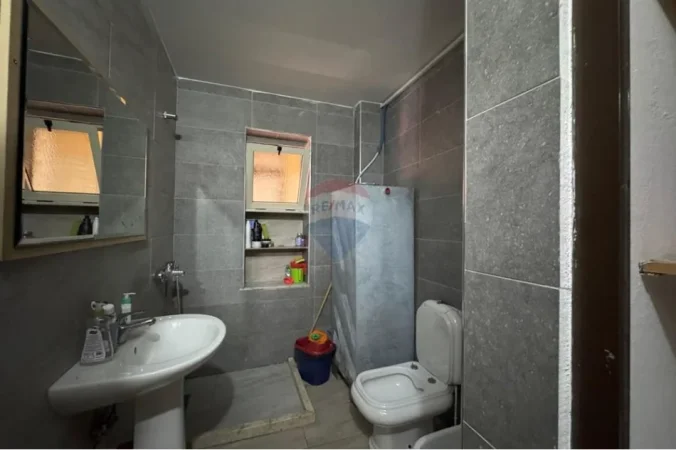 Tirane, jepet me qera apartament 1+1+Ballkon Kati 5, 60 m² 500 € (Stadiumi Dinamo)