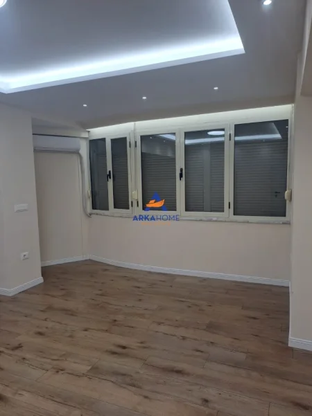 Tirane, jepet me qera zyre Kati 2, 80 m² 900 € 
