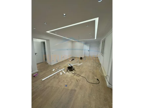 Tirane, jepet me qera ambjent biznesi Kati 1, 145 m² 1.200 € (SHKOLLA E BALETIT)