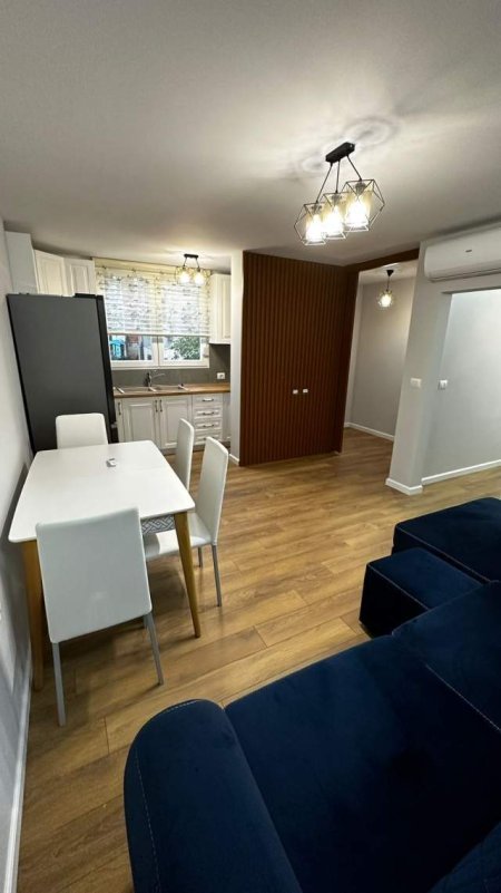 Tirane, jepet me qera apartament 1+1 52 m² 500 Euro (Rruga Dalip Zavalani)