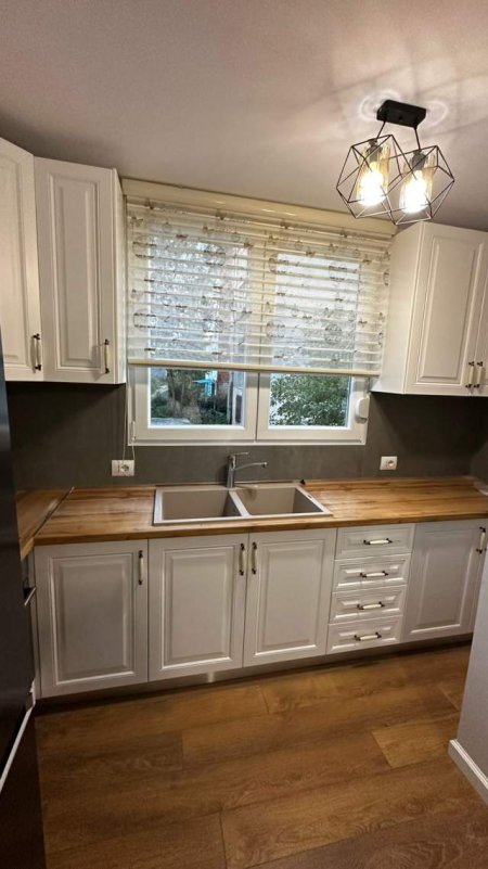 Tirane, jepet me qera apartament 1+1 52 m² 500 Euro (Rruga Dalip Zavalani)