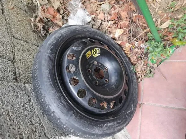 Tirane,  Shes Gomë Rezerve. 35 Euro