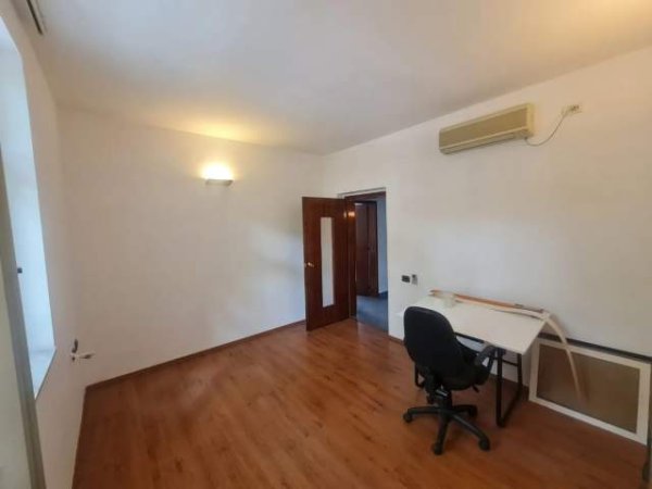 Tirane, jepet me qera zyre Kati 3, 60 m² 500 Euro (myslym shyri)