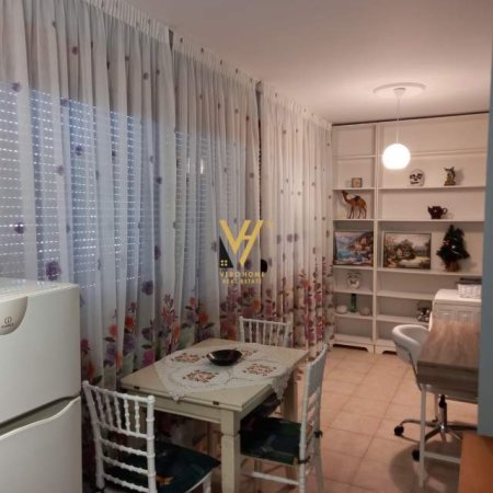 Tirane, jepet me qera apartament 1+1 Kati 6, 70 m² 550 Euro (blloku)