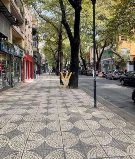 Tirane, shitet dyqan Kati 0, 80 m² 800.000 Euro (myslym shyri)