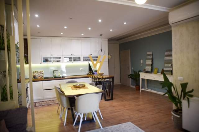 Tirane, shitet apartament 2+1 Kati 1, 115 m² 170.000 Euro (KINOSTUDIO)