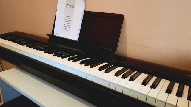 Tirane, shes Digital Piano (Piano Digjitale) Roland FP30X, 88 tasta, mekanizem cekici, bashk me pedal 560 Euro