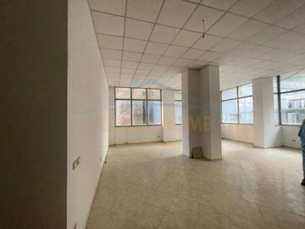 Durres, ofert ambjent biznesi Kati 0, 100 m² 500 Euro (Vollga, Durres)