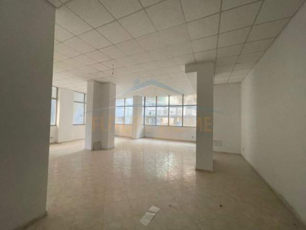 Durres, ofert ambjent biznesi Kati 0, 100 m² 500 Euro (Vollga, Durres)